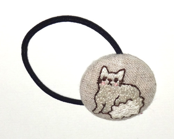 猫刺繍のヘアゴム 1枚目の画像