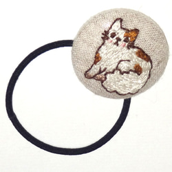 猫刺繍のヘアゴム 1枚目の画像