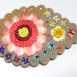 花刺繍ヘアピン 1枚目の画像