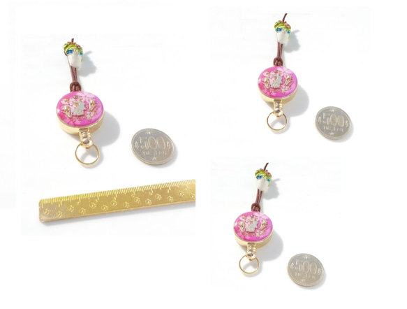 櫻桃粉紅兔和郁金香樹脂捲軸鑰匙扣 第3張的照片