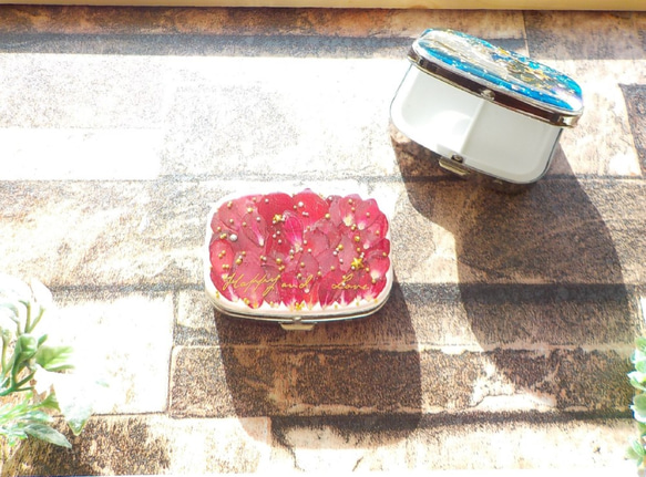 『Creema限定』ケーキみたいな薔薇の花びらピルケース（ミラー付）　 1枚目の画像