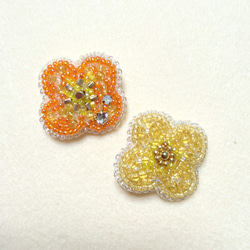 ビーズ刺繍のブローチ(15)小さなお花１ 5枚目の画像
