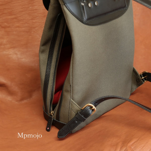 officine creative レザーリュック　カーキ officine creative レザーリュック カーキ