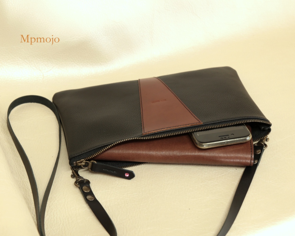 大人のレザーポーチ　サコッシュ　スマホ、長財布用シンプルショルダーバッグBxB New!!