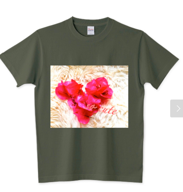 ブーゲンビリアの花びらをかき集めたデザインのTシャツです。 7枚目の画像
