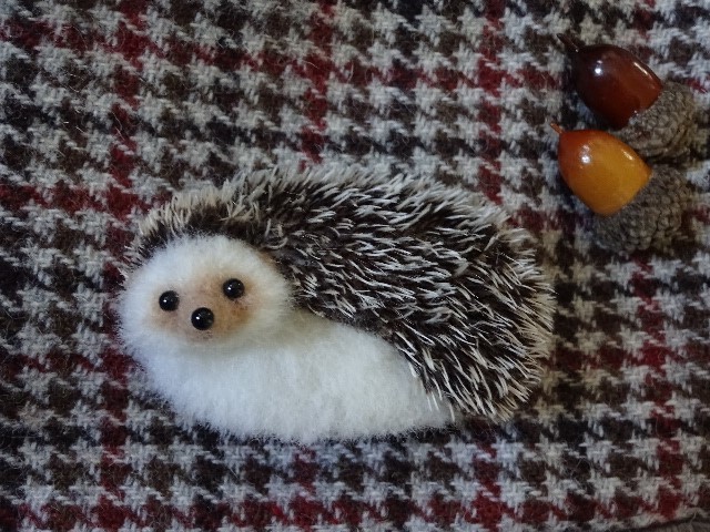 受注制作】羊毛フェルト ハリネズミブローチ②☆ 羊毛フェルト  