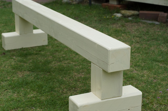 子供ベンチ　木製　平均台 無垢材　一本橋　ホワイト　白　アイボリー腰掛 5枚目の画像