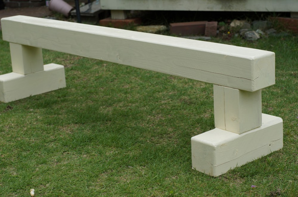 子供ベンチ　木製　平均台 無垢材　一本橋　ホワイト　白　アイボリー腰掛 6枚目の画像