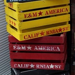 アンティーク木箱 　コンテナ　廃材　アメリカ雑貨　黄色 1枚目の画像