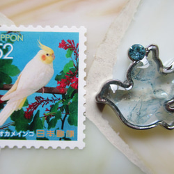 ◇2308再販２完売 アクアマリンの羽ばたく小鳥　ピンバッジ 5枚目の画像