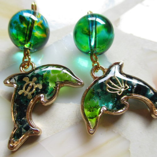 ◇2579再販4ビリジアンのイルカとホヌ ピアス・イヤリング ピアス 