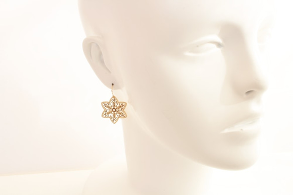 【14kgf】蕾絲六角形星星鉤耳環 第3張的照片