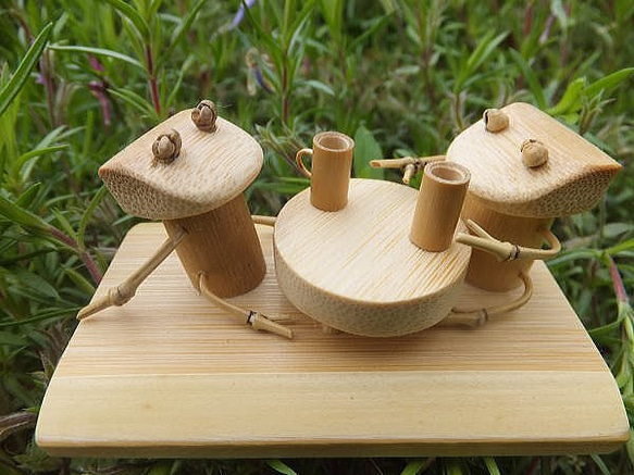 竹細工～カエル(ちゃぶ台) 立体・オブジェ ひだまり竹工房 Creema店