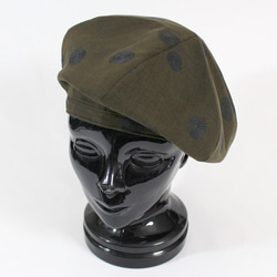 渦巻き刺繍のベレー帽 2枚目の画像