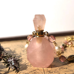 天然石の香水瓶ネックレス　ローズクォーツ 1枚目の画像