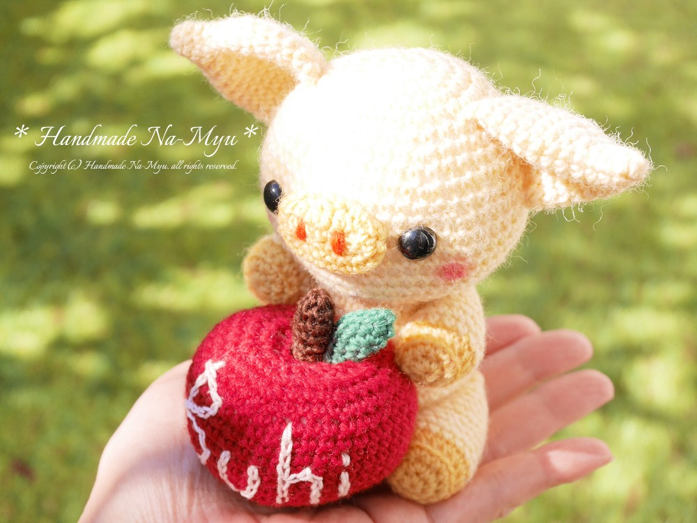 ★即日発送★《Creema限定》「Buhi」リンゴ抱っこ★ブタさん／約10cm（LLサイズ）イエロー