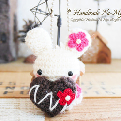 ☆即日発送☆あみぐるみ・おしゃれワンピのウサギちゃん＜約9cm