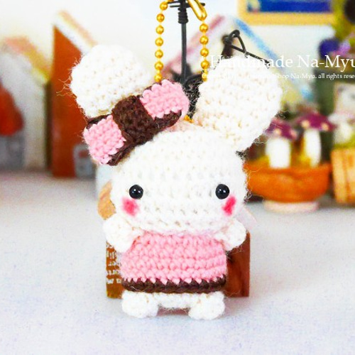 編みぐるみ 人参を持ってるうさぎちゃん 編み物 ギフト ハンドメイド  