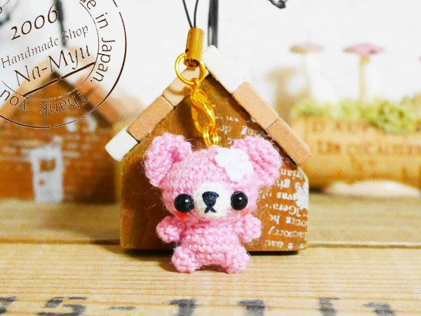 お花を閉じ込めた可愛いクマちゃんキーホルダー