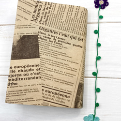 レース糸で編んだ　お花２輪のしおり　パープル・ターコイズ　ナチュラルテイスト　コットンメイド　葉っぱ　北欧風 3枚目の画像