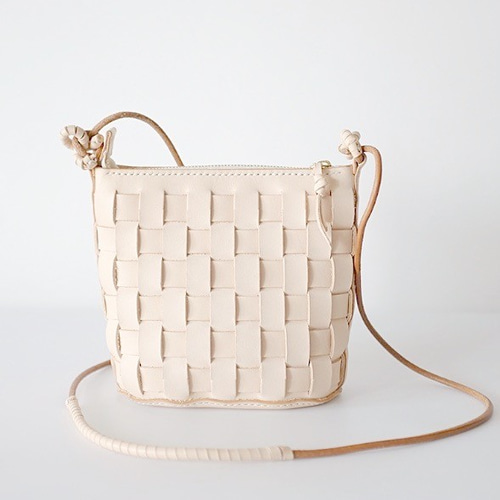 限定モデル☆編み込みメッシュ ショルダーバッグ (Mサイズ  