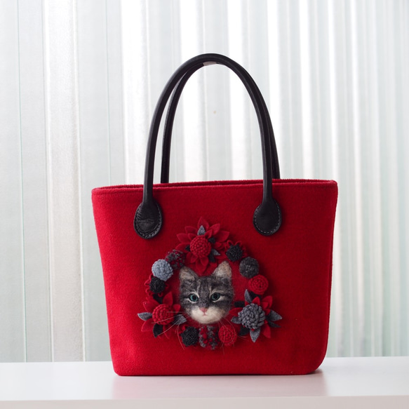 【受発注】 タミーズバッグ　ネコちゃんトート：「セサミと赤い花」 1枚目の画像