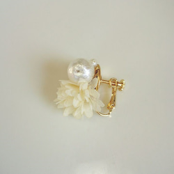 flowerpearl耳環（白色） 第2張的照片