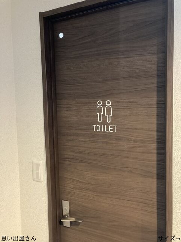 【TOILET・RESTROOM】シックに！トイレサインステッカーシール【レストルーム・トイレマーク・トイレシール】 1枚目の画像