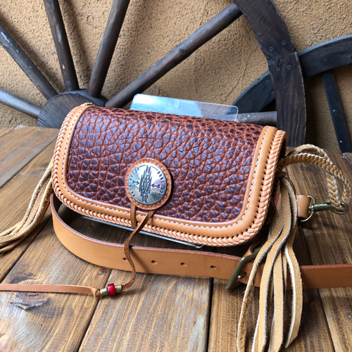 LUCKY JOHN☆ショルダーウォレットアメリカバイソン 総手縫い) 希少アメリカンバイソンレザー ウォレットショルダー