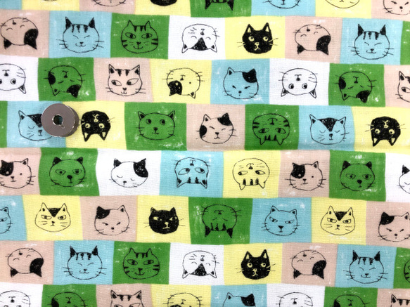 【100×50】ダブルガーゼ　猫ちゃんフェイス柄（グリーン系） 2枚目の画像