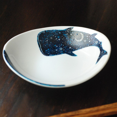 ジンベエザメ～夜空と三日月楕円皿S（単品） お椀・ボウル・鉢 くらし