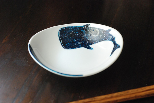 Robin Spear　星と月の模様の楕円形皿 Robin Spear 星と月の模様の楕円形皿 大皿 鳥絵皿 楕円