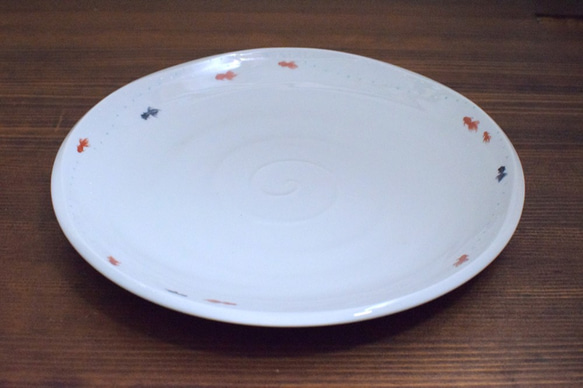 金魚　和ゆがみ丸皿25cm(単品) 2枚目の画像