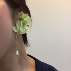 Green flower earring 3枚目の画像