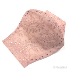 裏側抗菌防臭ダブルガーゼ☆立体マスク　ペイズリー刺繍レース　コーラルピンク色　 1枚目の画像