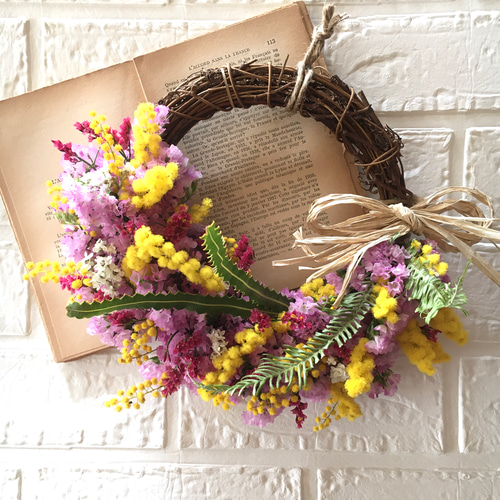 スターチス桜吹雪とミモザ の春色のハーフリース リース 華屋