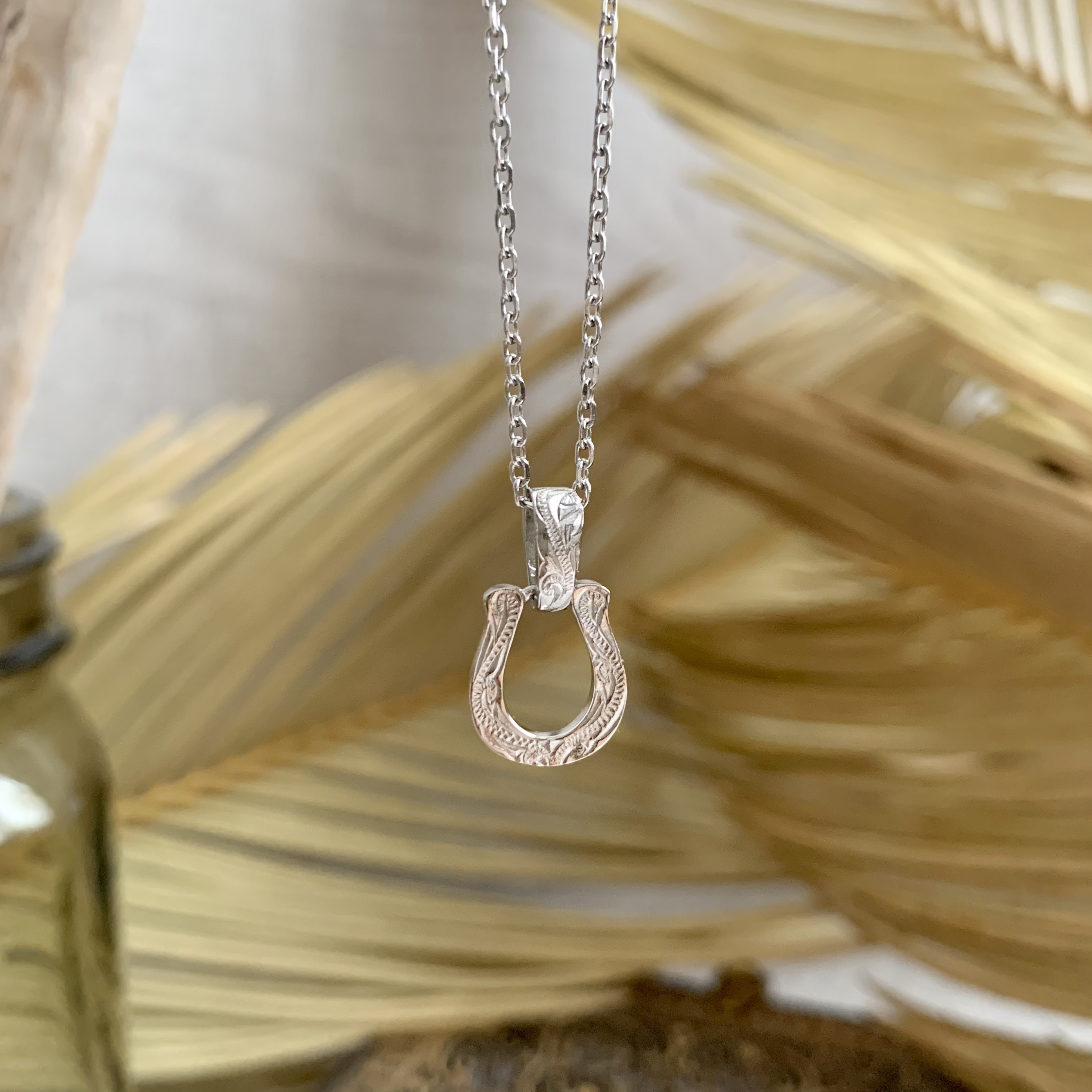 Hawaiian jewelry ホースシュー サージカルステンレスネックレス