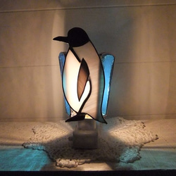 ステンドグラスおやすみランプ（penguin blue） 1枚目の画像
