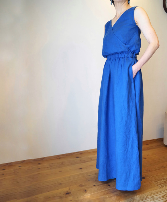 【再販】前後で着れる　100%リネン  ワンピース　涼しい　春夏　青　ブルー　ロングスカート 4枚目の画像