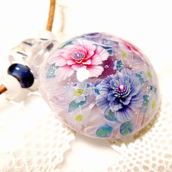 Lampwork Glass Pendant of Anemone & Butterfly, sra 第4張的照片