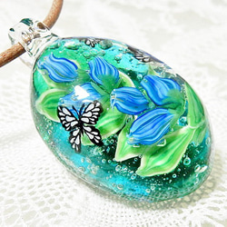 Lampwork Glass Pendant of Gentian Flower & Butterfly, sra 第2張的照片