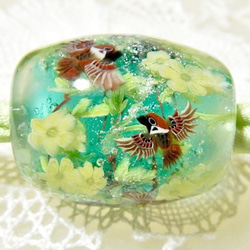 Necklace of Winter Jasmine Flower & Sparrow Bird Glass Bead 第4張的照片