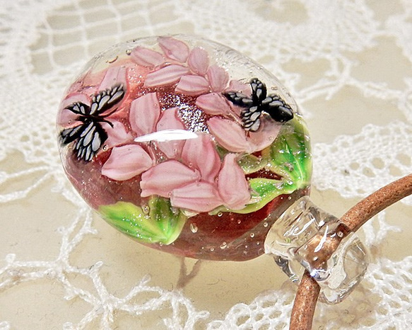 Lampwork Glass Pendant Japanese Andromeda Flowers & Buttefly 第4張的照片