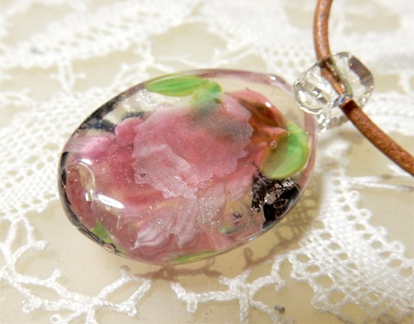 Lampwork Glass Pendant Japanese Andromeda Flowers & Buttefly 第5張的照片