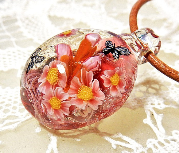 Lampwork Glass Pendant Japanese Andromeda Flowers & Buttefly 第1張的照片