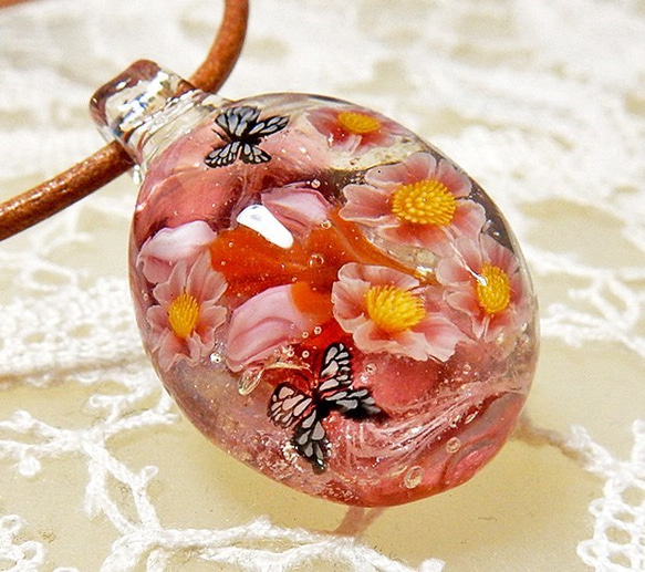 Lampwork Glass Pendant Japanese Andromeda Flowers & Buttefly 第4張的照片