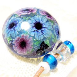 Lampwork Glass Pendant of Anemone & Butterfly, sra 第4張的照片