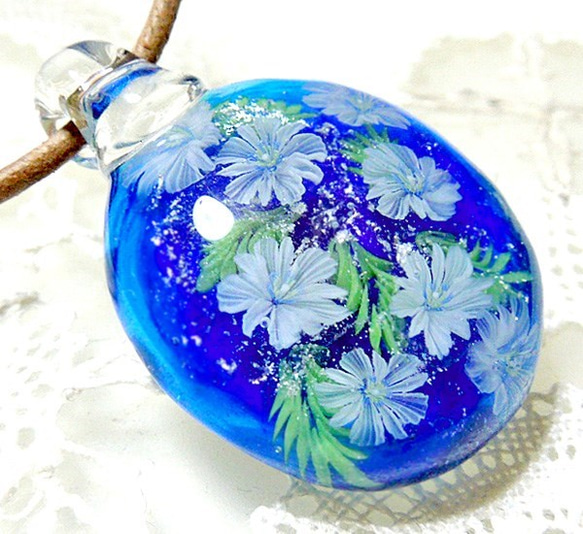 Lampwork Glass Pendant of Anemone & Butterfly, sra 第3張的照片