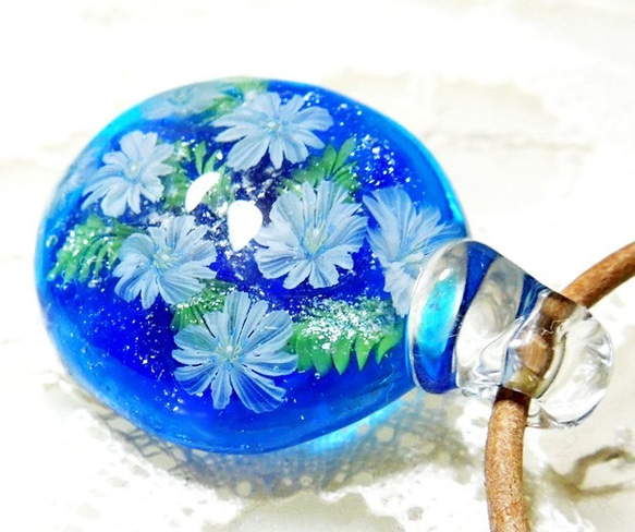 Lampwork Glass Pendant of Anemone & Butterfly, sra 第4張的照片