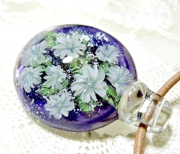 Lampwork Glass Pendant of Anemone & Butterfly, sra 第4張的照片